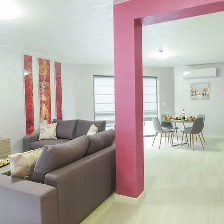 Noris With Garage Appartamento