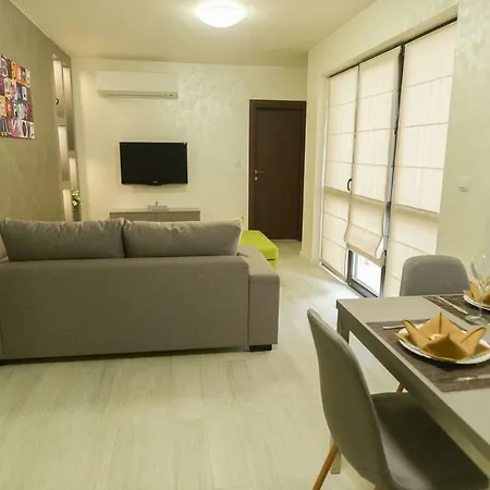 Noris With Garage Appartamento