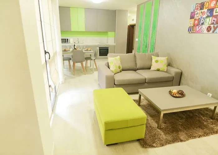 Noris With Garage Apartment