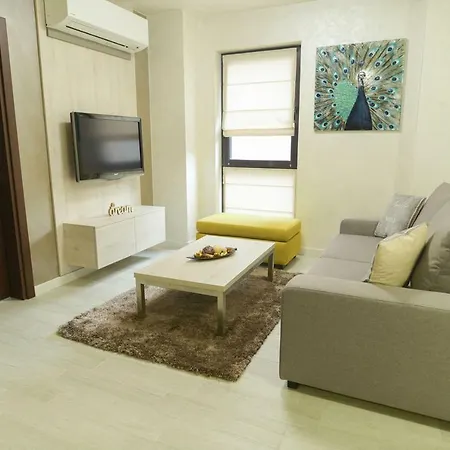 Noris With Garage Apartamento