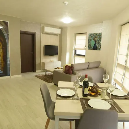 Noris With Garage Apartamento *